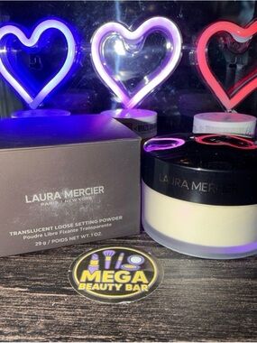 Laura Mercier Setting Powder Full Size